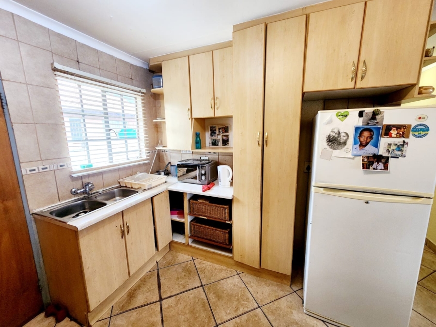 3 Bedroom Property for Sale in Geelhoutpark North West